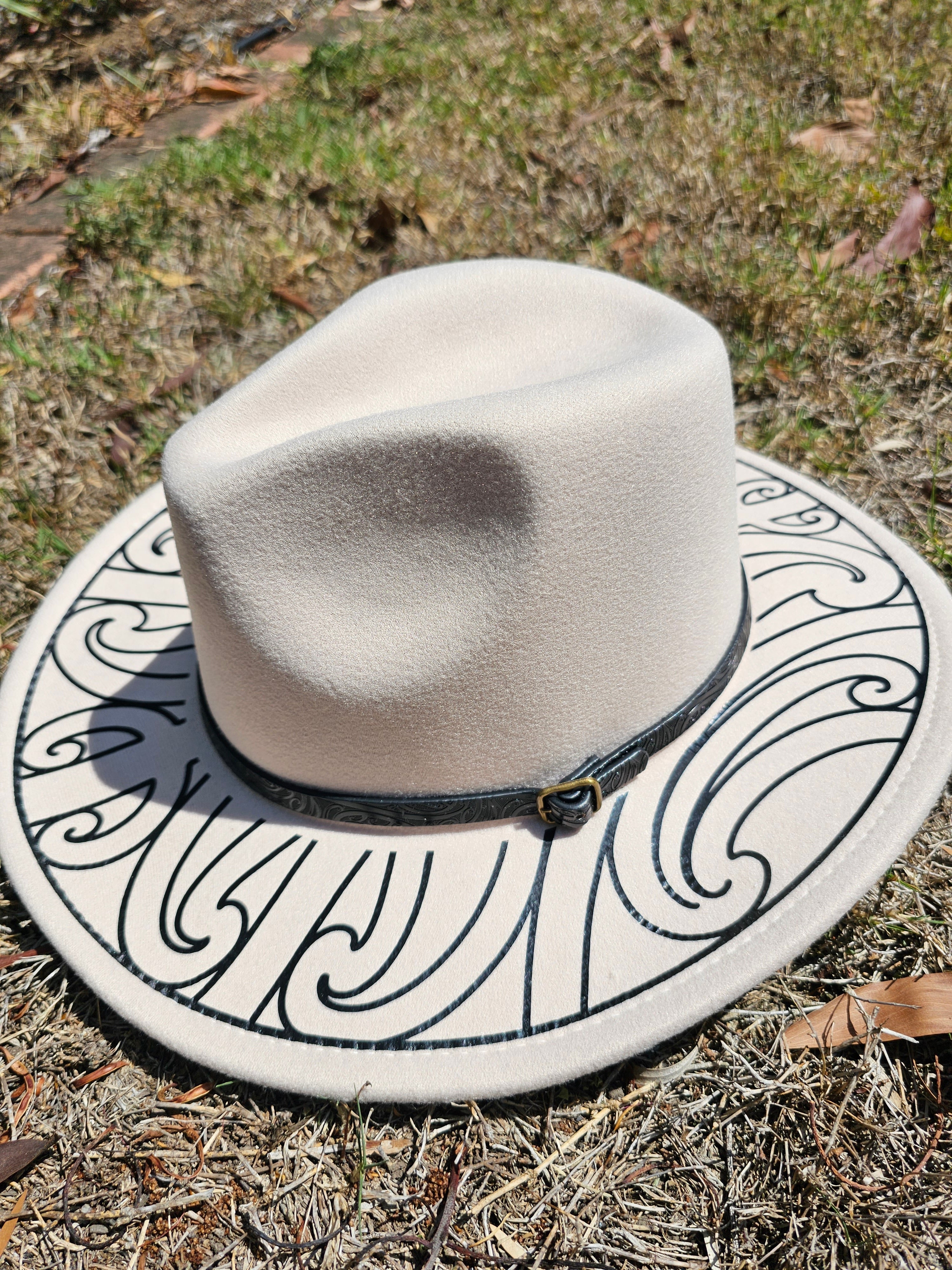Maori Fedora Bone